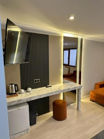 Hotel Well House
