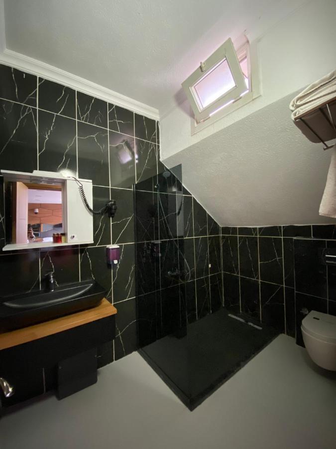 216 Hill Hotel 2*