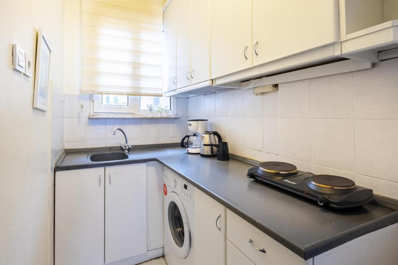 Lovely Flat 6 Min To Taksim Square In Cihangir