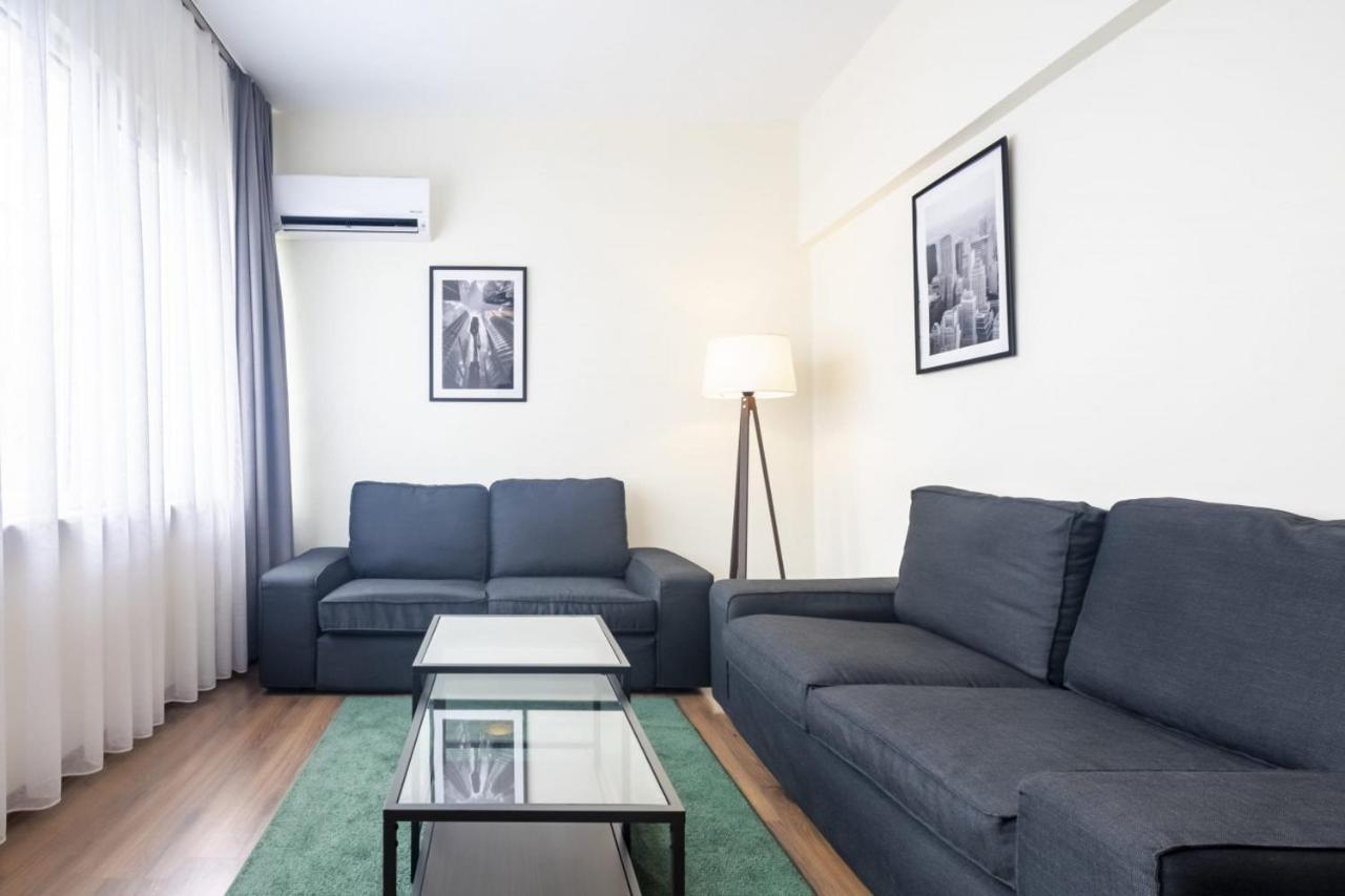 Lovely Flat 6 Min To Taksim Square In Cihangir *