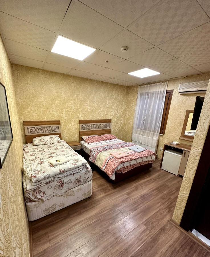 Camellia Hotel *