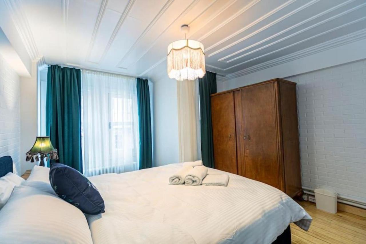 Historical 4-br Steps From Besiktas Stadium & Bosphorus Views - Prime Nisantasi Location! *