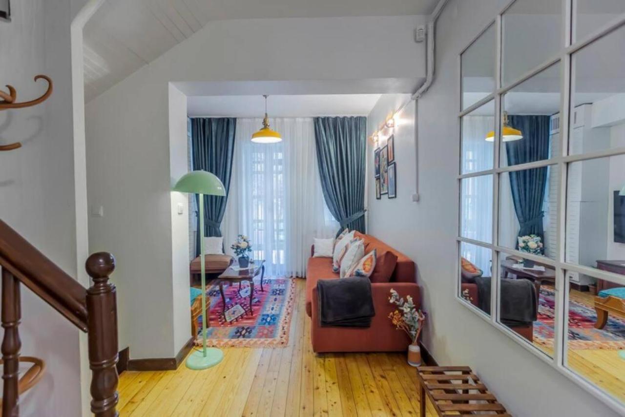 4-story Gem In Cihangir - 5 Bedroom & Cute Rooftop *