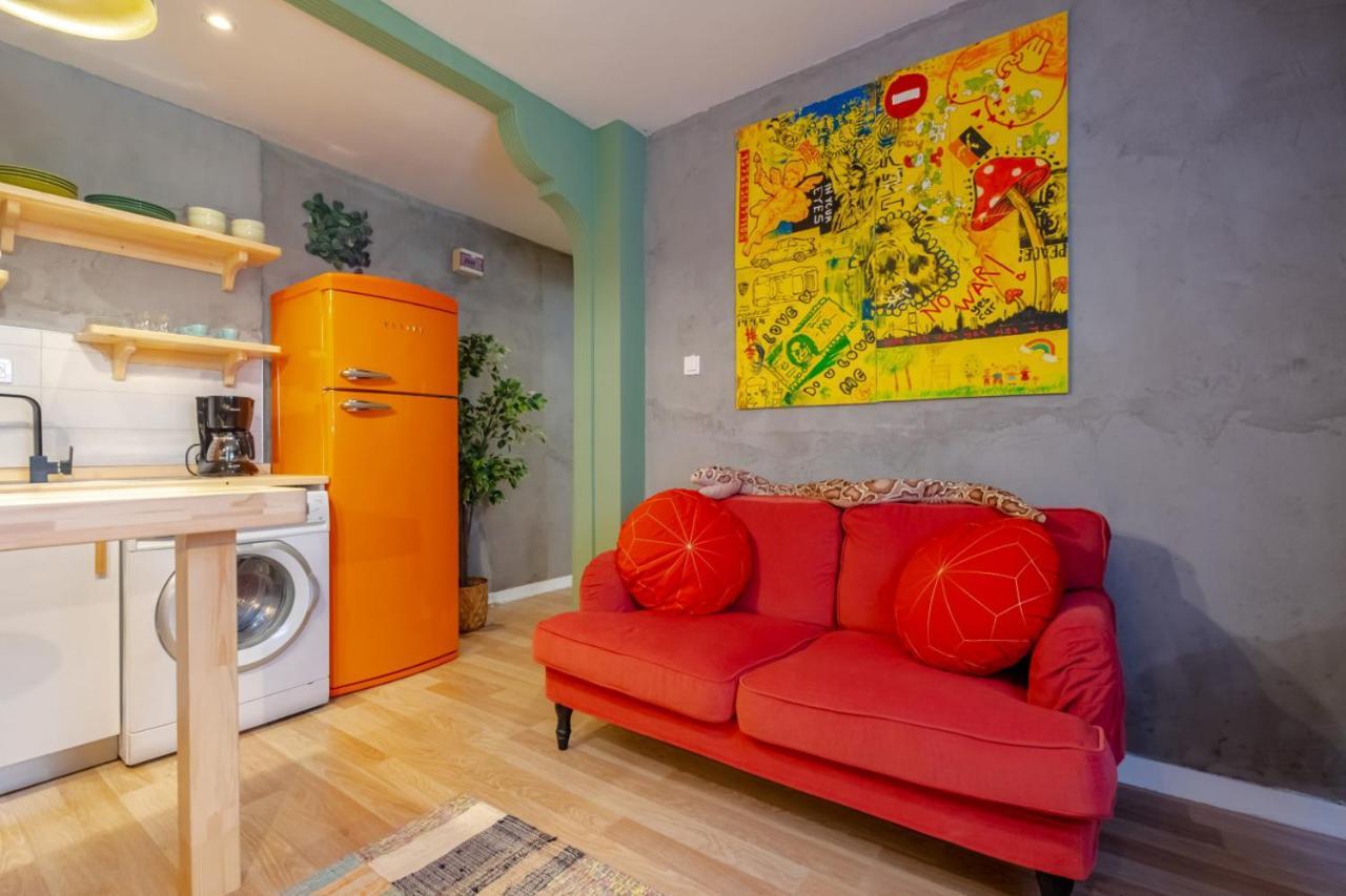 Pleasant Flat Near Taksim Square In Beyoglu Istanbul
