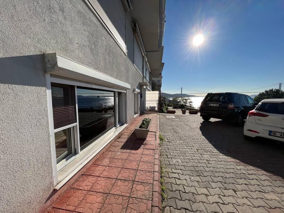 Bosphorus Waterfront Flat, Cengelkoey * Istanbul