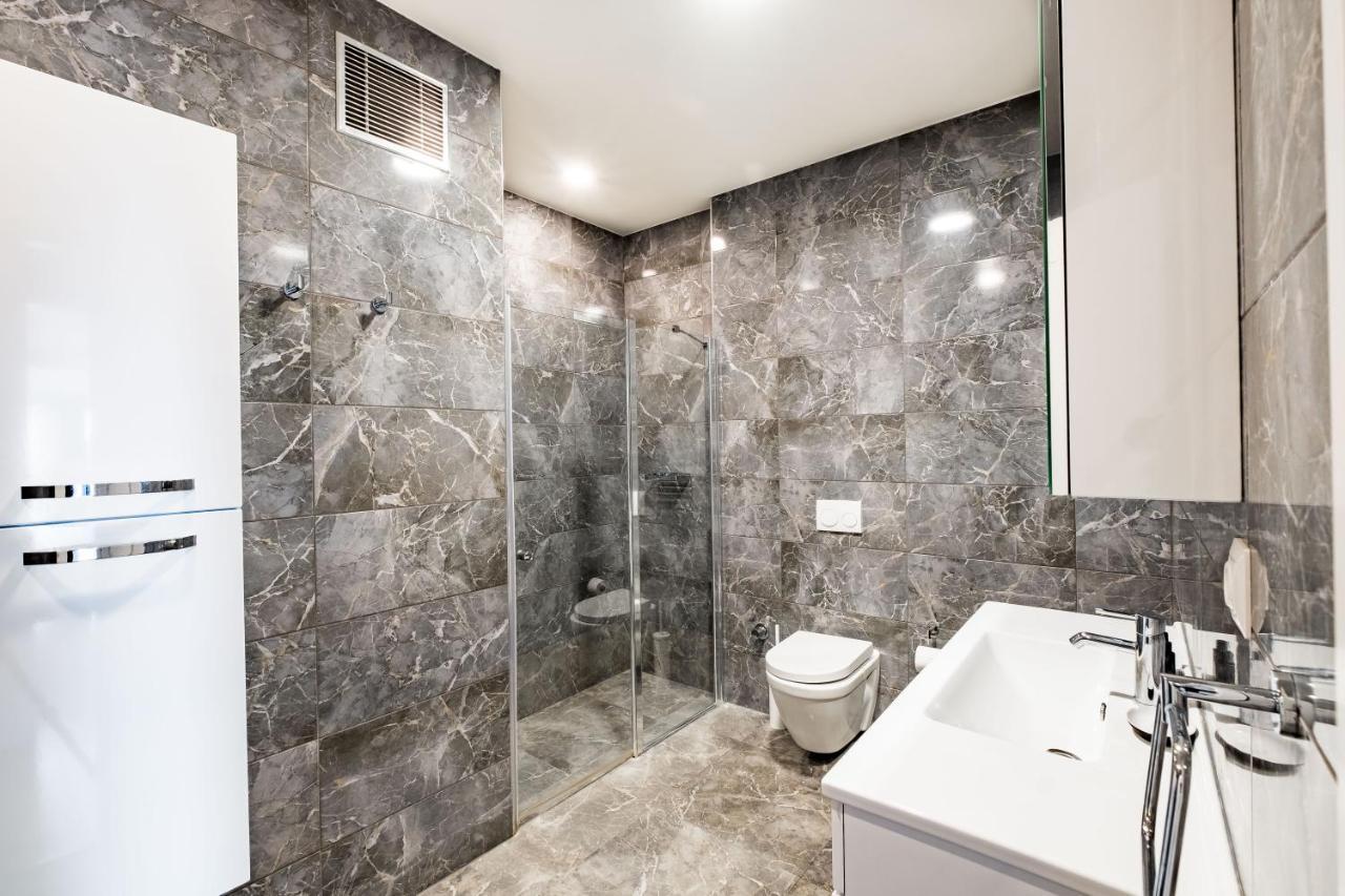 Homie - Luxury In Macka Daire