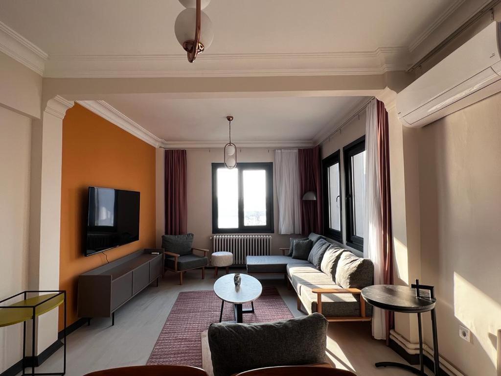Wonder Homes 7- Ultra Luxury , 4br, 2ba Sea View Karakoey Apartment Istanbul