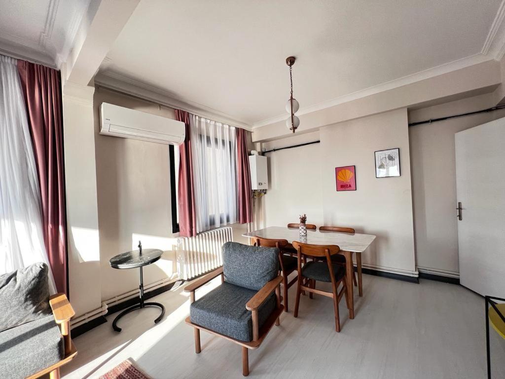 Wonder Homes 7- Ultra Luxury , 4br, 2ba Sea View Karakoey Istanbul