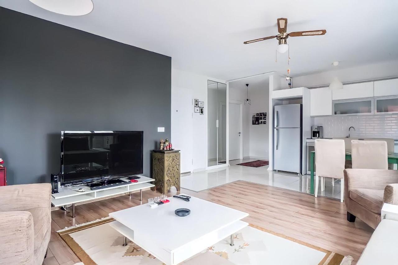 Apartment Sea And View In Maltepe Istanbul