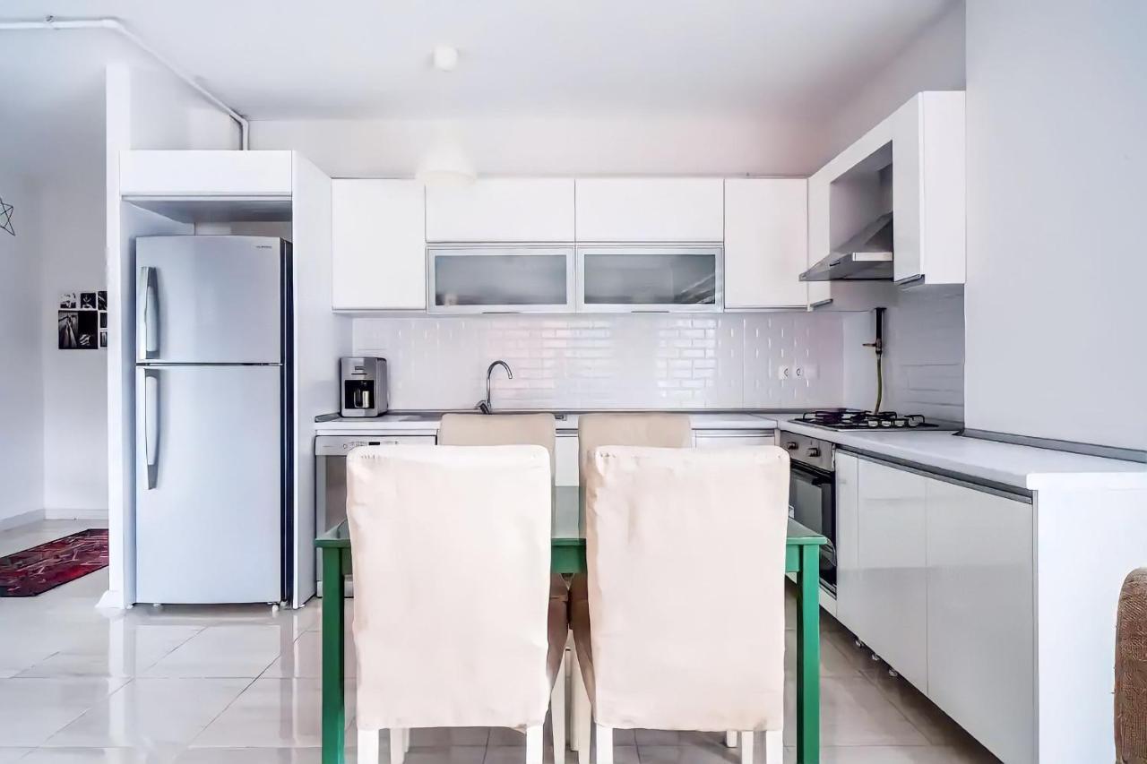 Apartment Sea And View In Maltepe