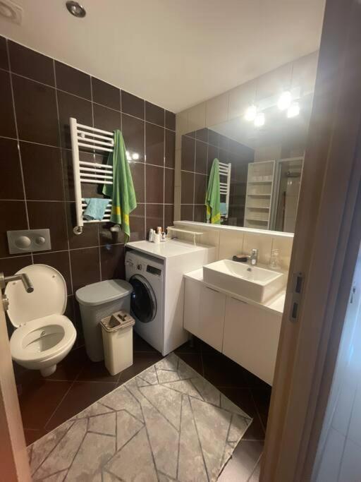 Acik Havuz Ve Deniz Manzarasi Sunan Site Ev * Istanbul