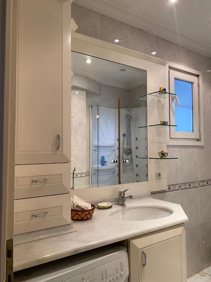 Stunning Sea View And Location, 2br *