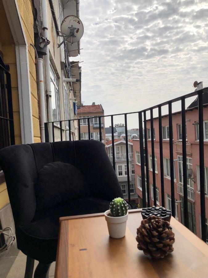 Sari Koesk * Istanbul