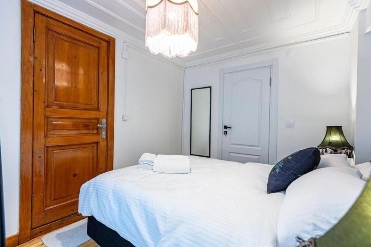 Historical 4-br Steps From Besiktas Stadium & Bosphorus Views - Prime Nisantasi Location! Apartment *