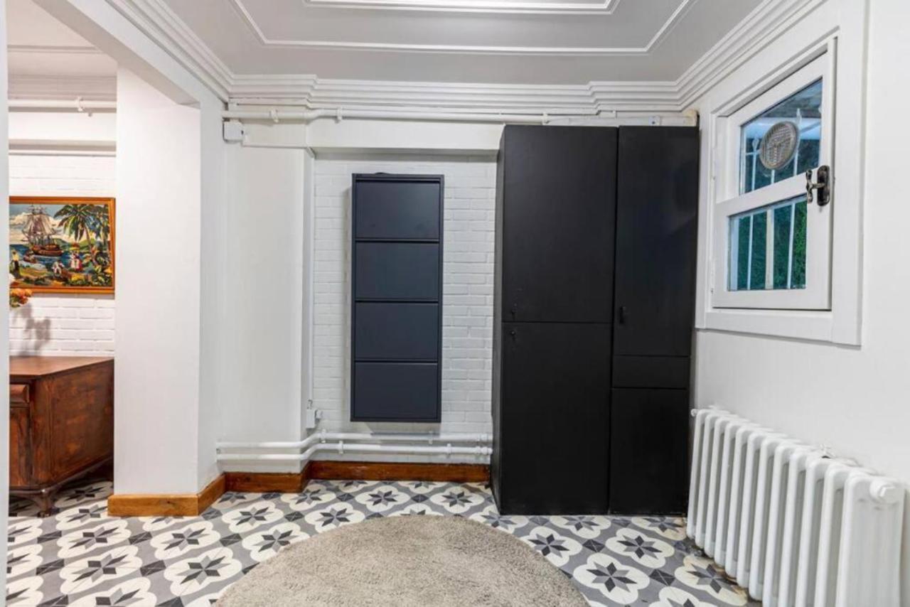 Historical 4-br Steps From Besiktas Stadium & Bosphorus Views - Prime Nisantasi Location!