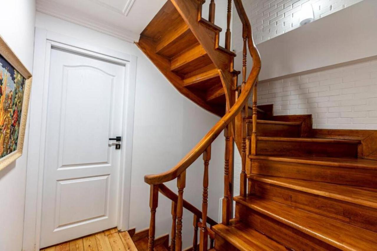 Historical 4-br Steps From Besiktas Stadium & Bosphorus Views - Prime Nisantasi Location! * İstanbul