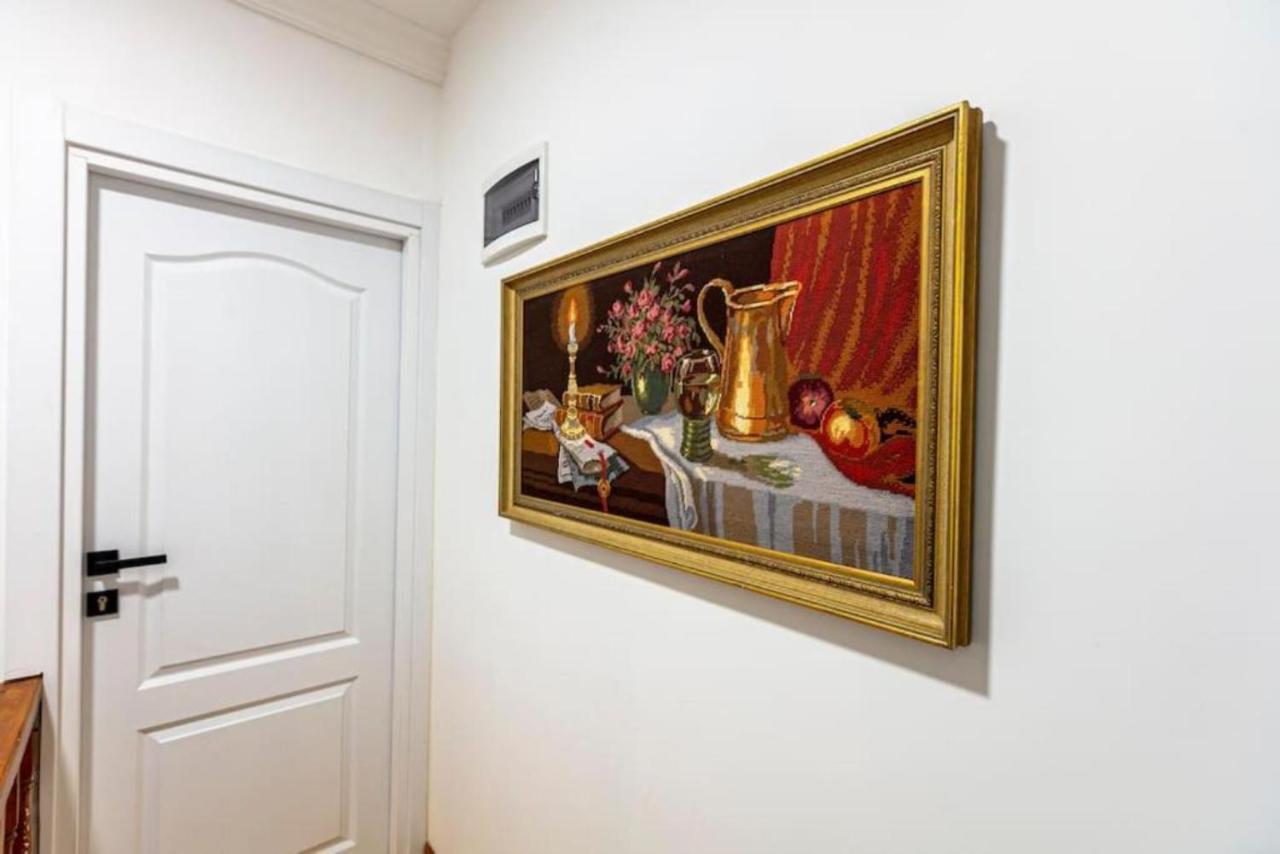Historical 4-br Steps From Besiktas Stadium & Bosphorus Views - Prime Nisantasi Location! Daire İstanbul