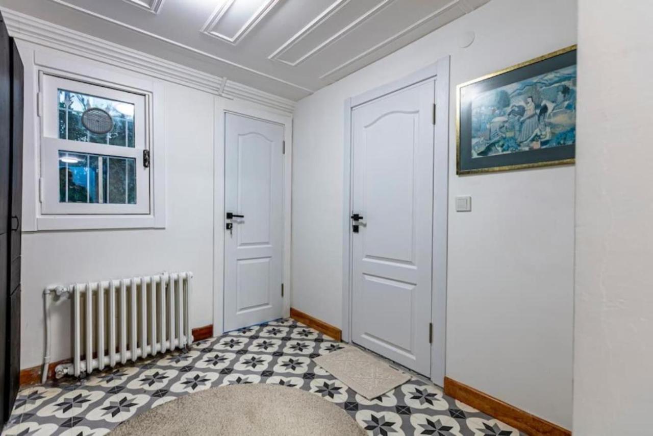 Daire Historical 4-br Steps From Besiktas Stadium & Bosphorus Views - Prime Nisantasi Location! İstanbul