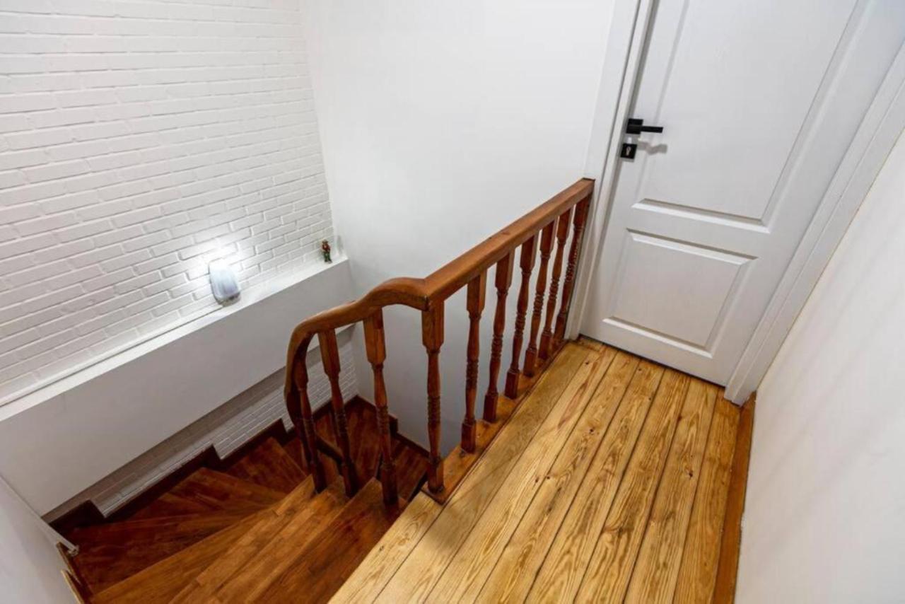 Daire Historical 4-br Steps From Besiktas Stadium & Bosphorus Views - Prime Nisantasi Location!