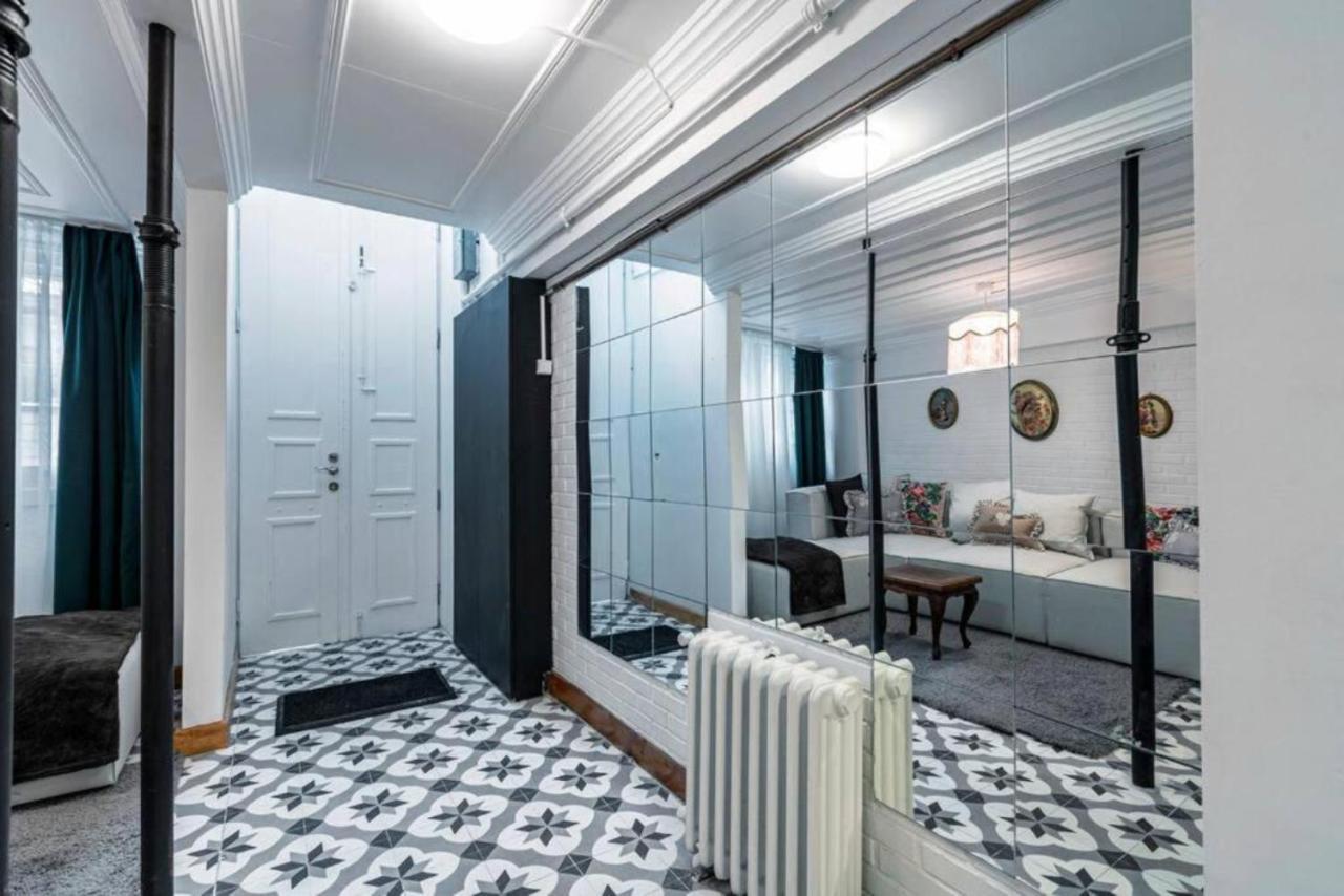 Daire Historical 4-br Steps From Besiktas Stadium & Bosphorus Views - Prime Nisantasi Location! İstanbul