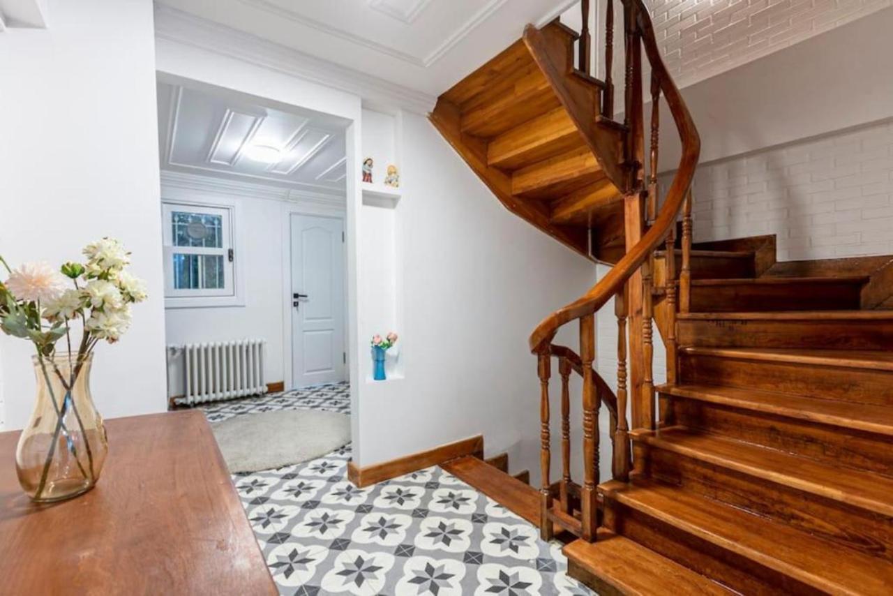 Historical 4-br Steps From Besiktas Stadium & Bosphorus Views - Prime Nisantasi Location! * İstanbul
