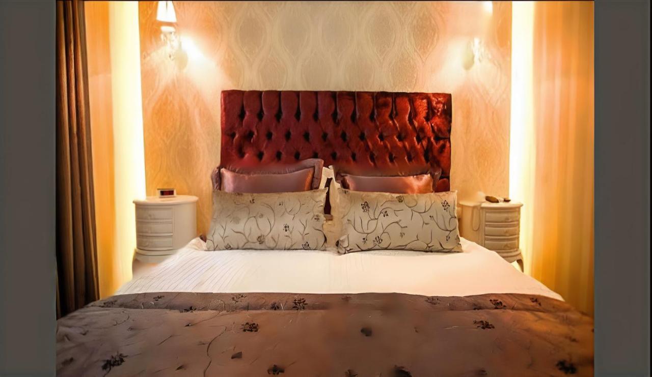 Hotel Pera *