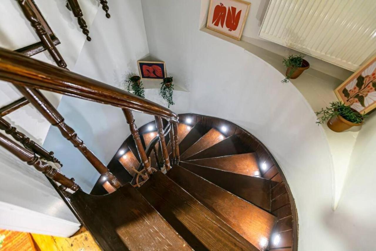 4-story Gem In Cihangir - 5 Bedroom & Cute Rooftop Apartamento *
