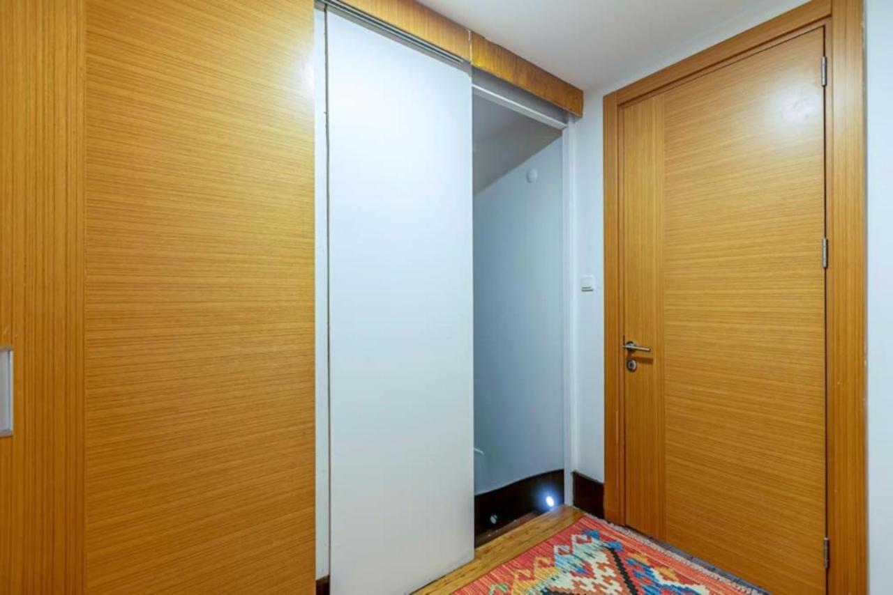 4-story Gem In Cihangir - 5 Bedroom & Cute Rooftop Apartamento