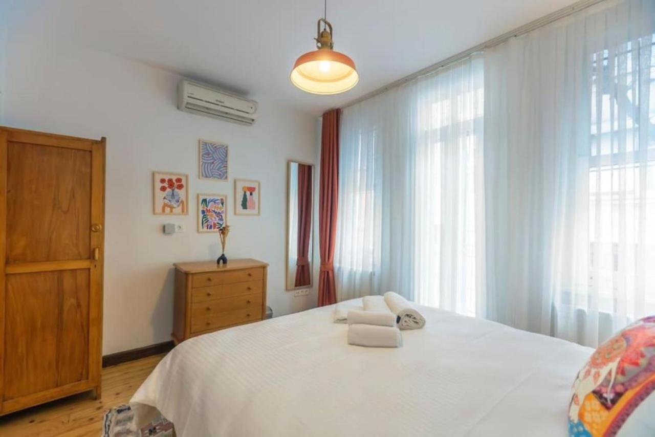 Apartamento 4-story Gem In Cihangir - 5 Bedroom & Cute Rooftop *