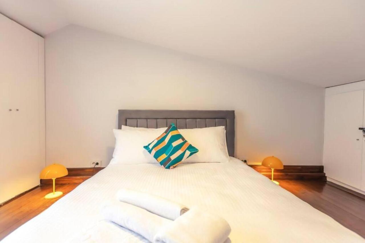 4-story Gem In Cihangir - 5 Bedroom & Cute Rooftop *