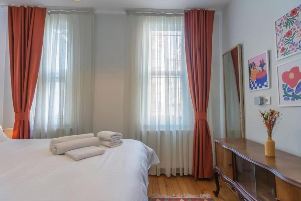 4-story Gem In Cihangir - 5 Bedroom & Cute Rooftop Apartamento Istambul