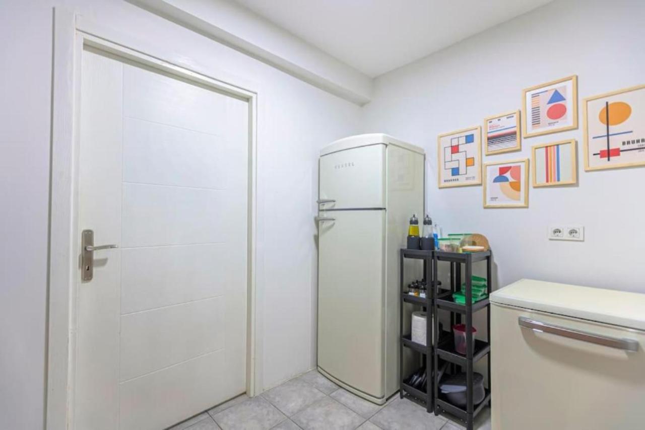 4-story Gem In Cihangir - 5 Bedroom & Cute Rooftop Apartamento