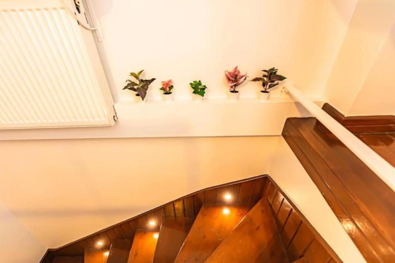 Apartamento 4-story Gem In Cihangir - 5 Bedroom & Cute Rooftop Istambul