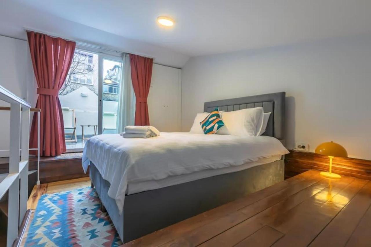 4-story Gem In Cihangir - 5 Bedroom & Cute Rooftop *