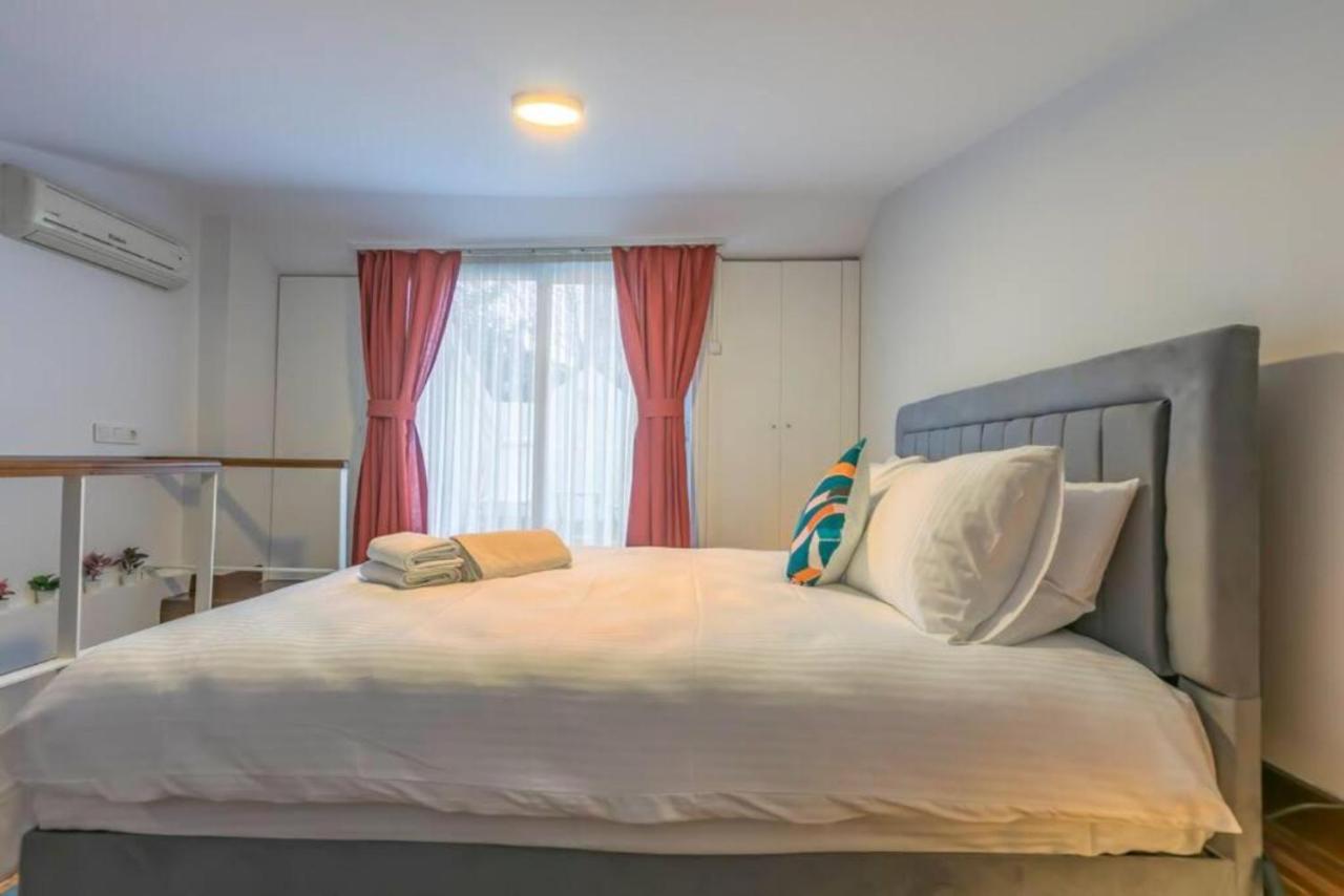 4-story Gem In Cihangir - 5 Bedroom & Cute Rooftop *