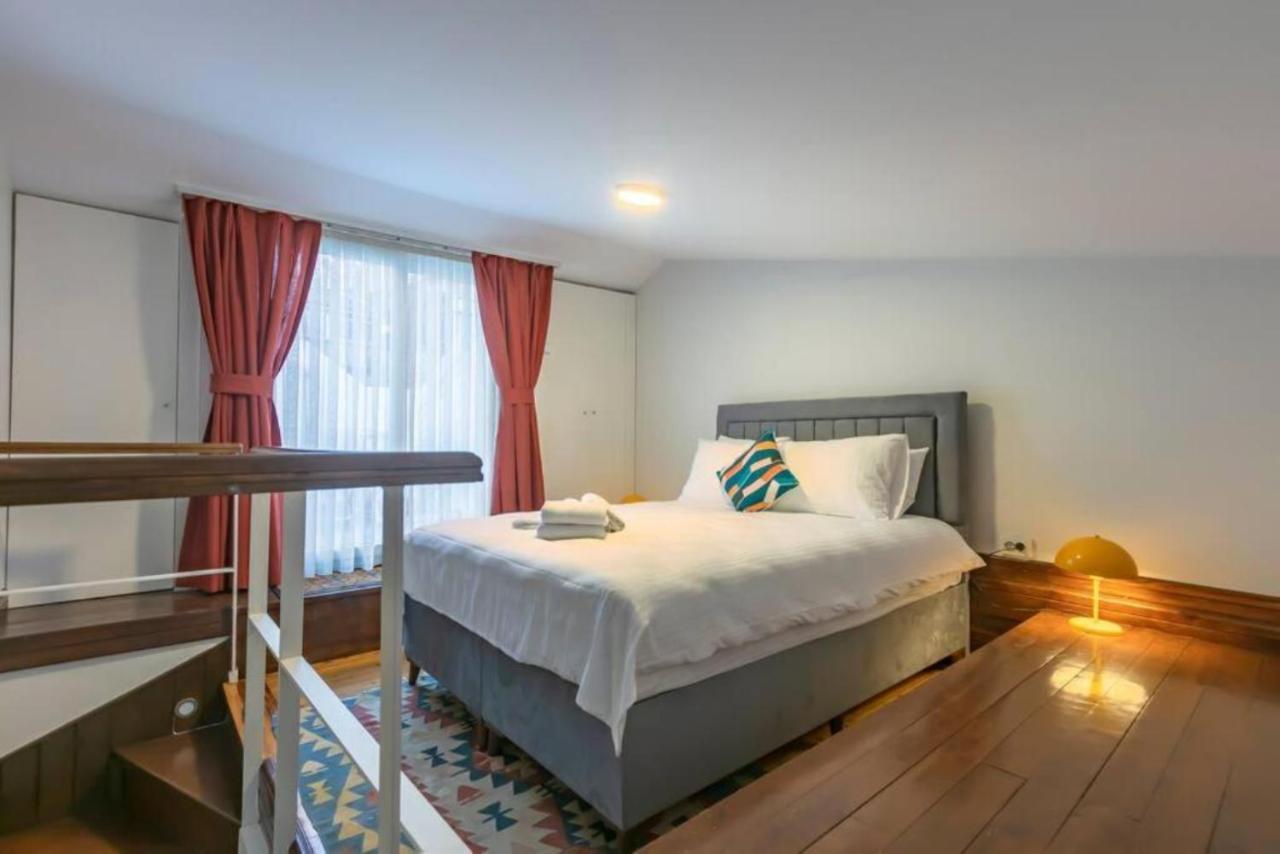 4-story Gem In Cihangir - 5 Bedroom & Cute Rooftop Apartamento