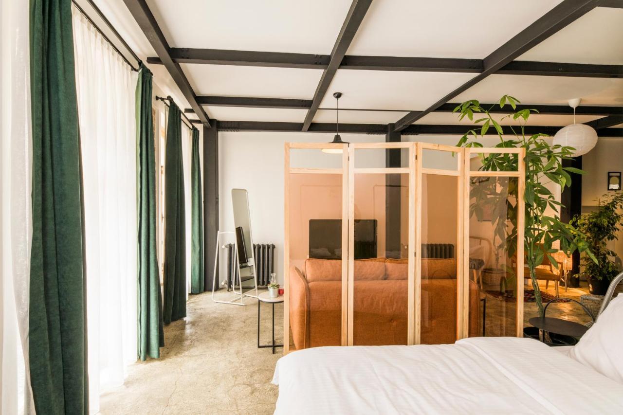 Amalia By Oval 5*