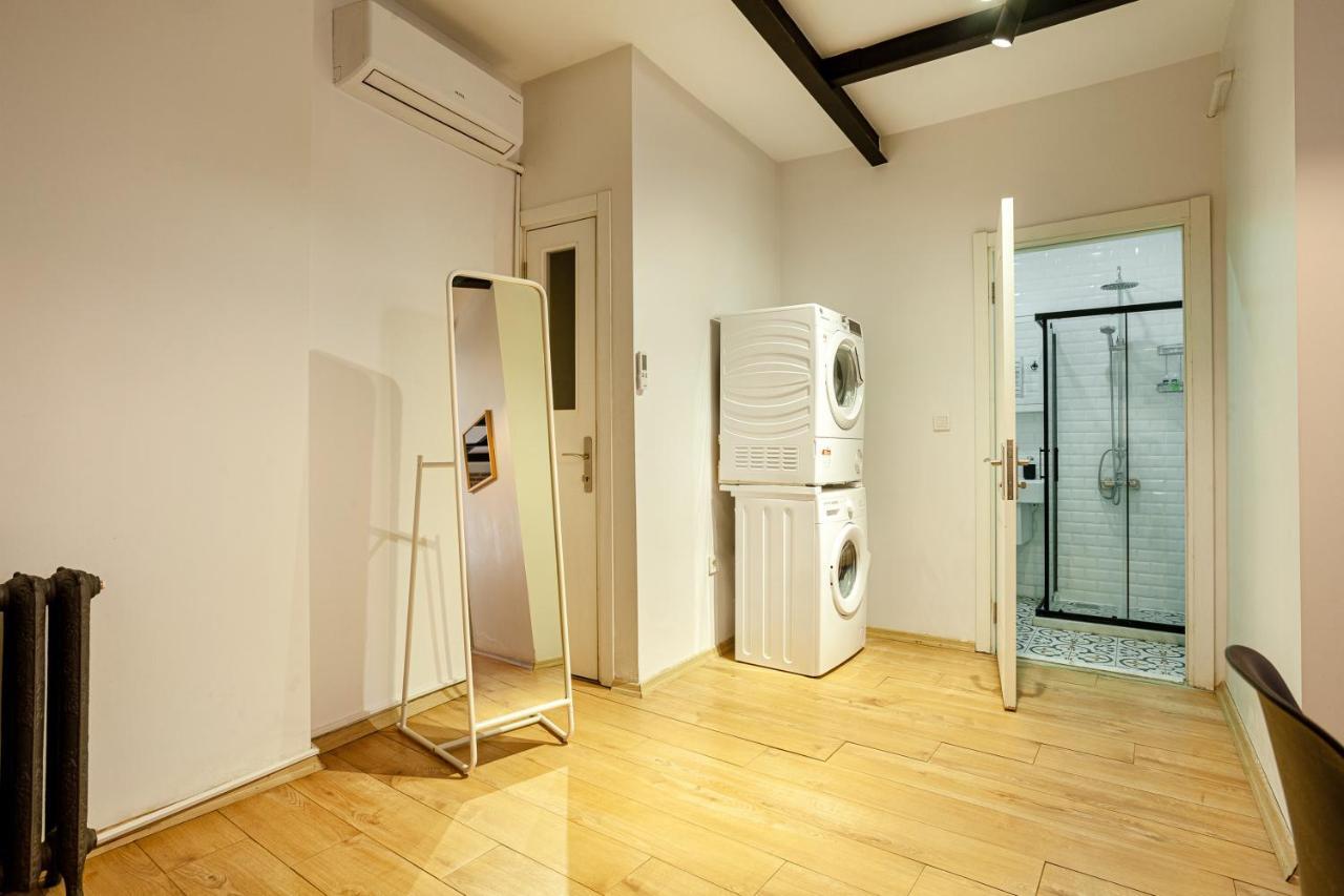 Amalia By Oval Aparthotel 5*