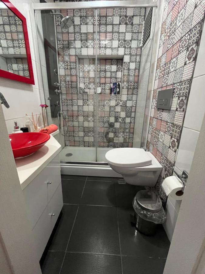 Apartamento Centrally Located, 2+1 House In Taksim, Cihangir Istambul