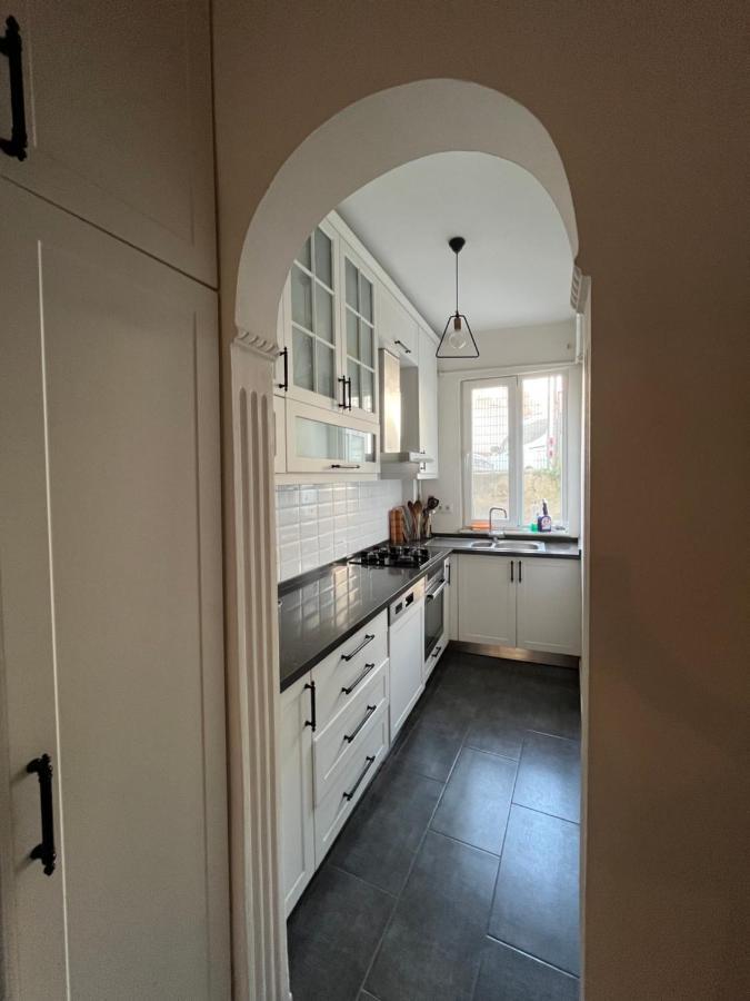 Centrally Located, 2+1 House In Taksim, Cihangir Apartamento *