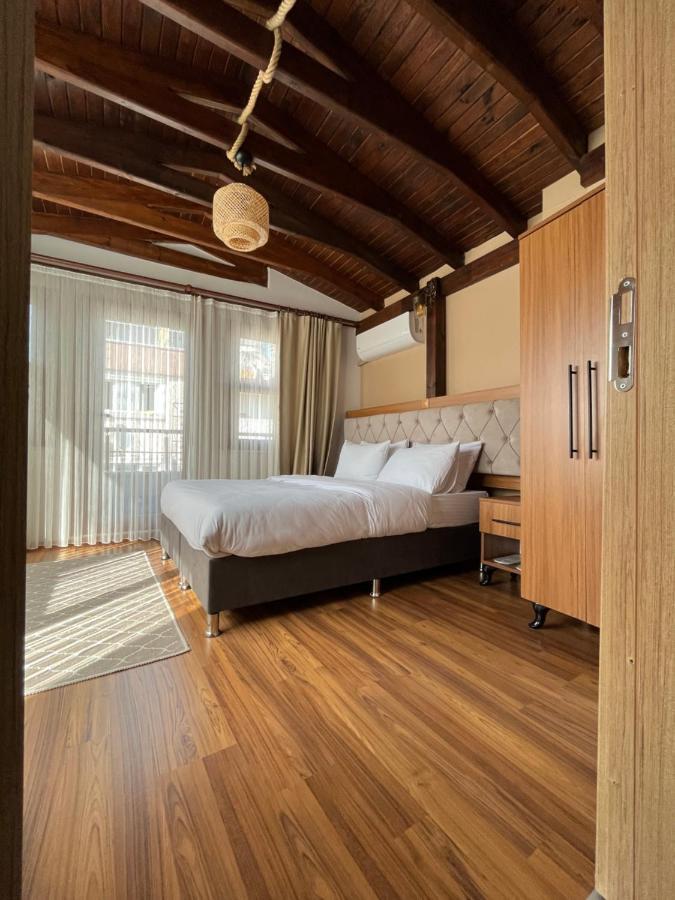 Hotel Palmera Art House