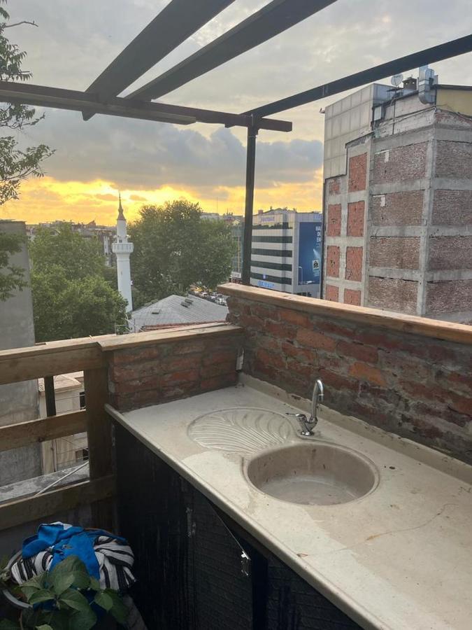 Kadikoy Terrace Bbq Close 2 Block Ferry Bull Metro Nighlife Apartment *