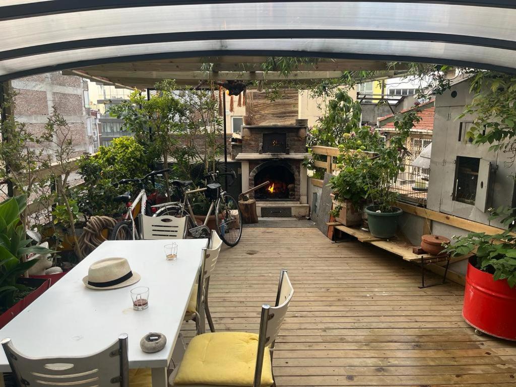 Kadikoy Terrace Bbq Close 2 Block Ferry Bull Metro Nighlife * Istanbul