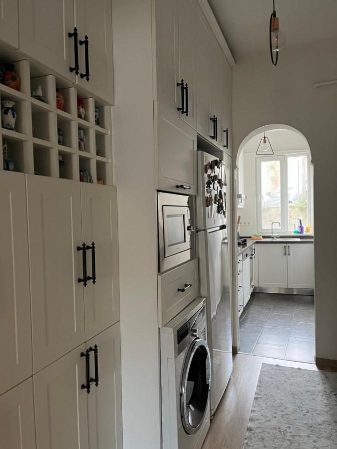 Centrally Located, 2+1 House In Taksim, Cihangir