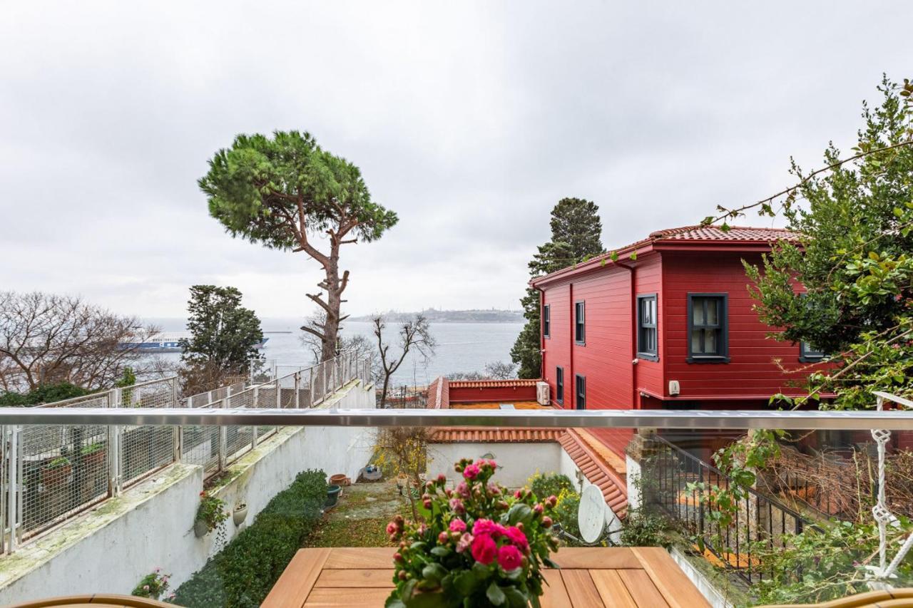 Flat Near Bosphorus Coast With View In Uskudar * Istanbul