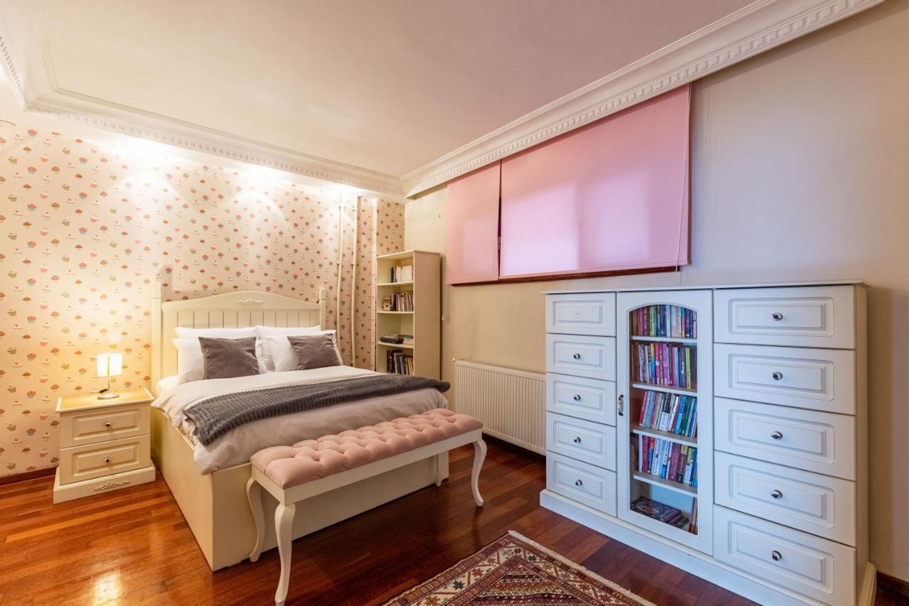 Flat Near Bosphorus Coast With View In Uskudar Apartment