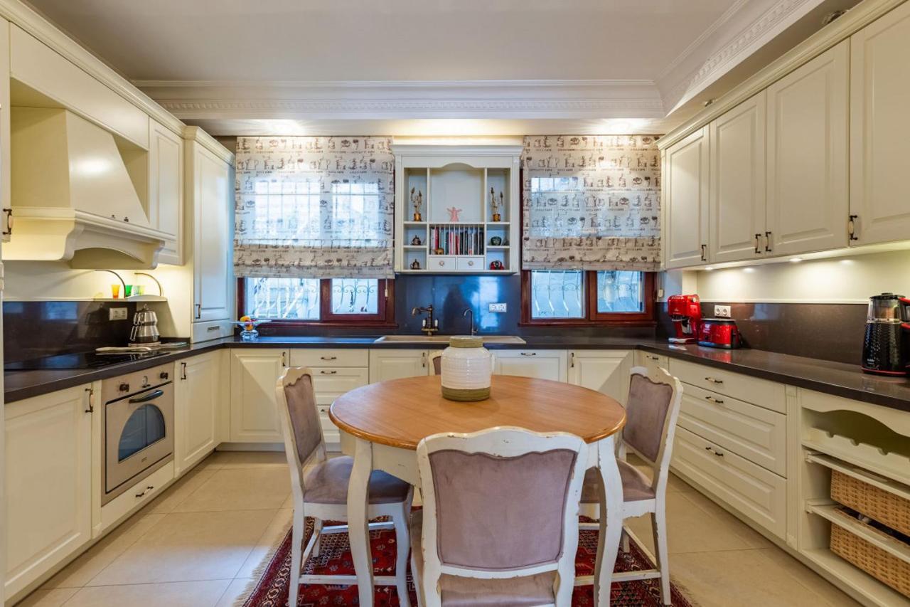 Apartment Flat Near Bosphorus Coast With View In Uskudar Istanbul