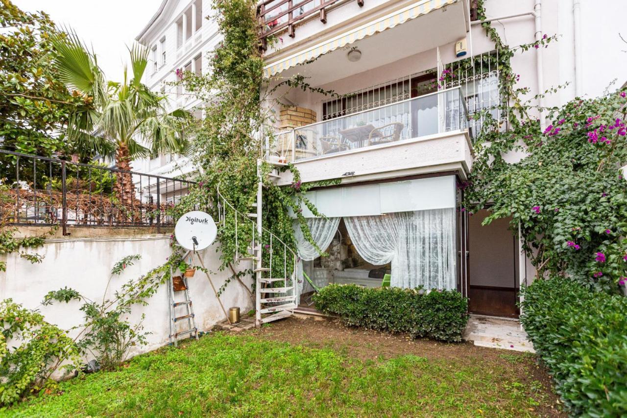 Flat Near Bosphorus Coast With View In Uskudar Apartment Istanbul