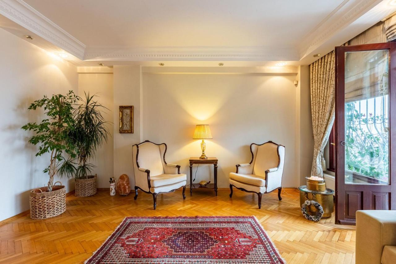 Flat Near Bosphorus Coast With View In Uskudar Apartment Istanbul