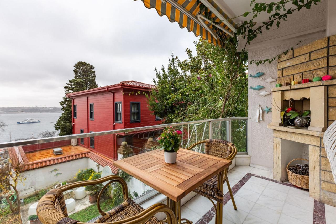 Flat Near Bosphorus Coast With View In Uskudar *